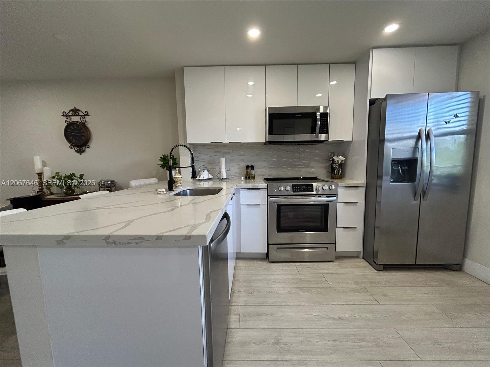 10130 Sunrise Lakes Blvd # 207, Sunrise FL 33322 photo 2