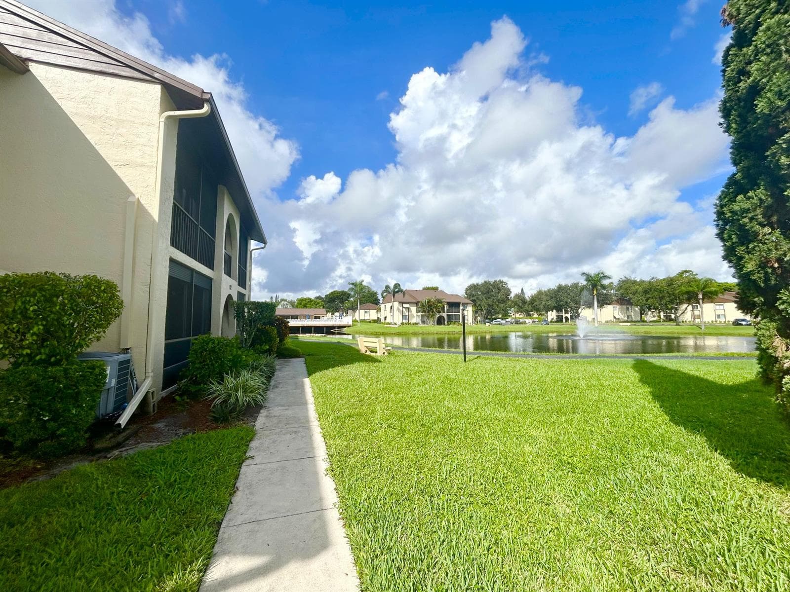 132 Lake Pine Circle # 2, FL 33463 photo 2