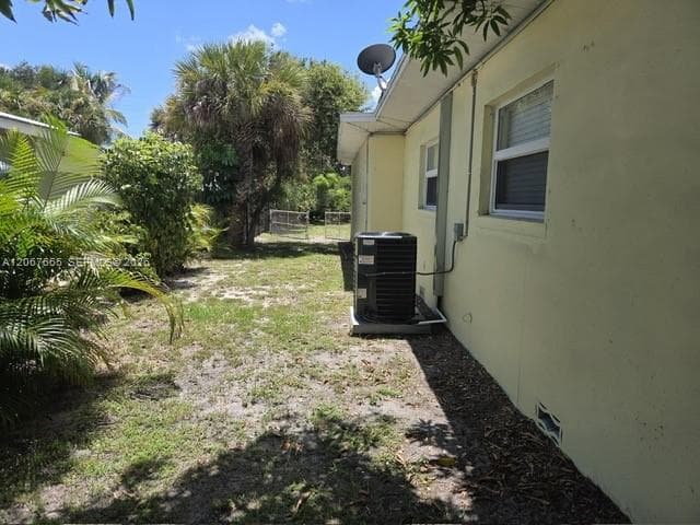505 SW South Carolina Dr # 505, Stuart FL 34994 photo 3