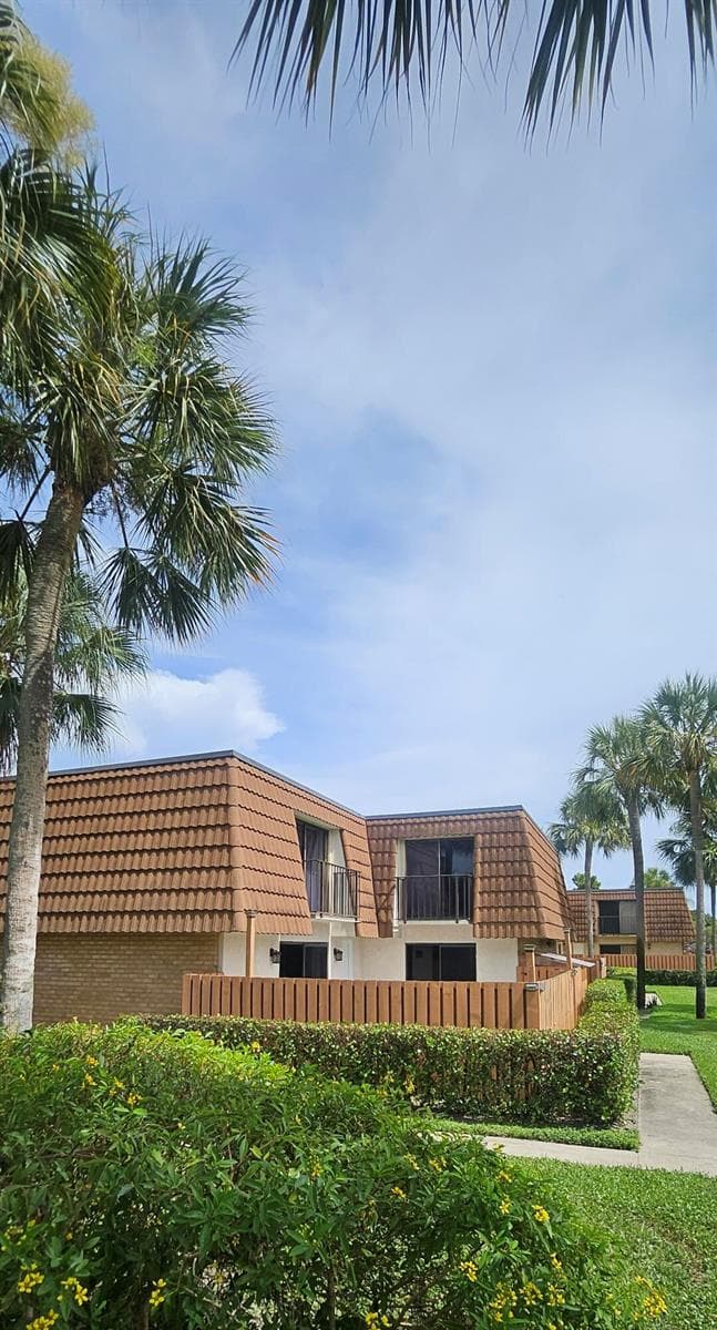 141 Heritage Way SE, West Palm Beach FL 33407 photo 4
