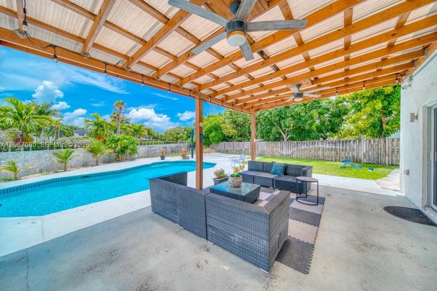 8611 SW 207th Ter, Cutler Bay FL 33189 photo 5