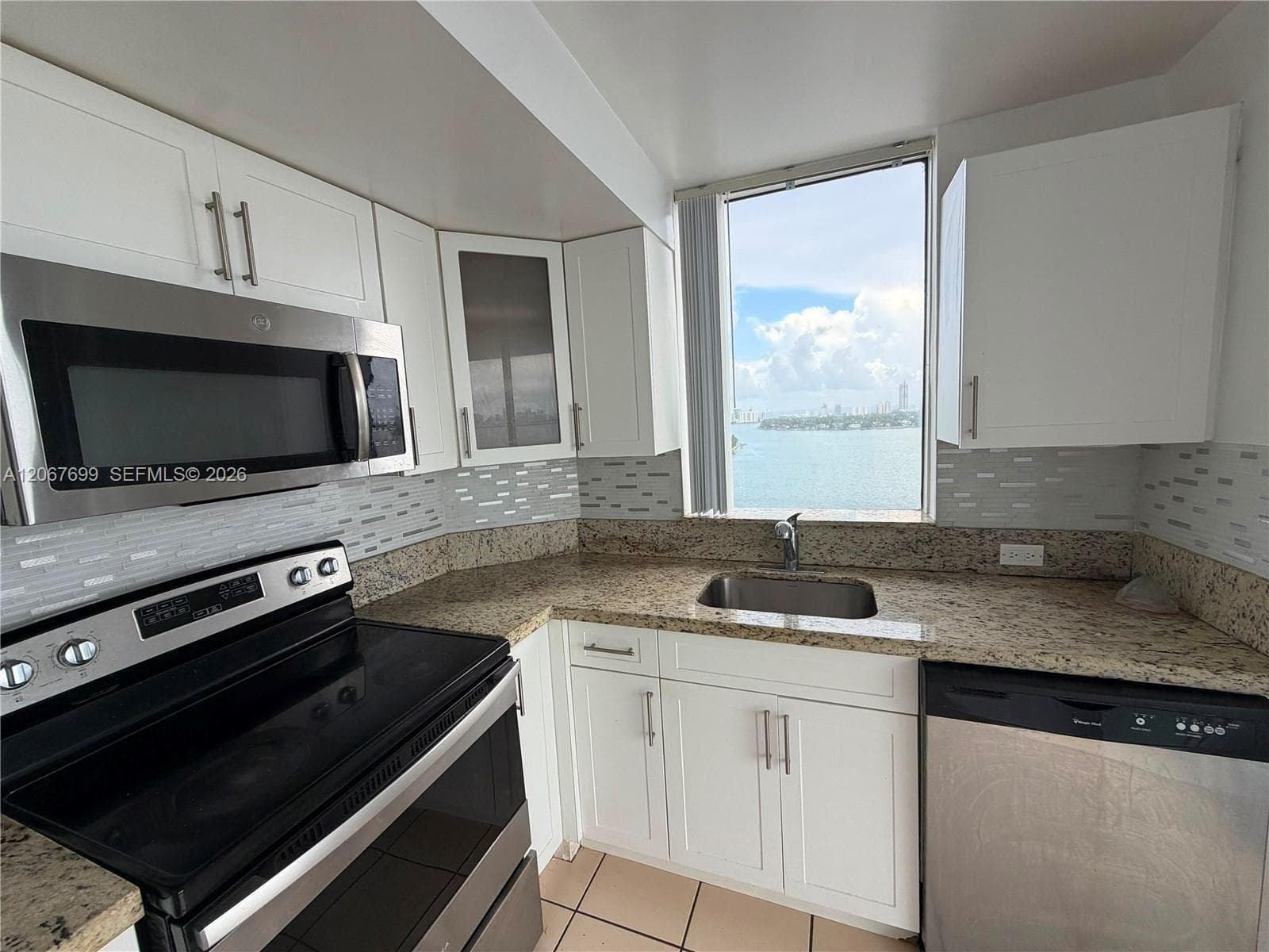 7601 E Treasure Dr # 2220, North Bay Village FL 33141 photo 3