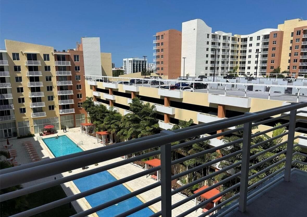 2775 NE 187th Street # 325, Miami FL 33180