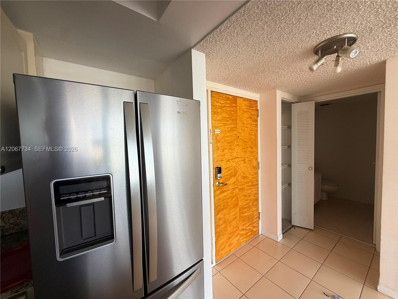7601 E Treasure Dr # 2220, North Bay Village FL 33141 photo 3
