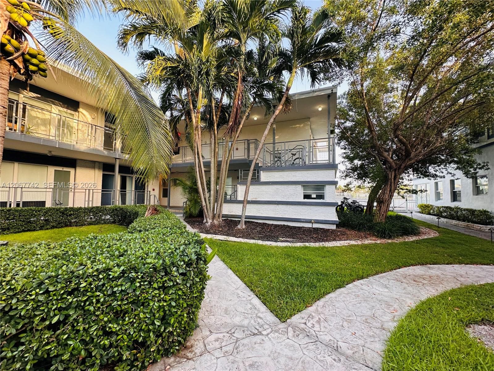 946 Bay Dr # 12, Miami Beach FL 33141