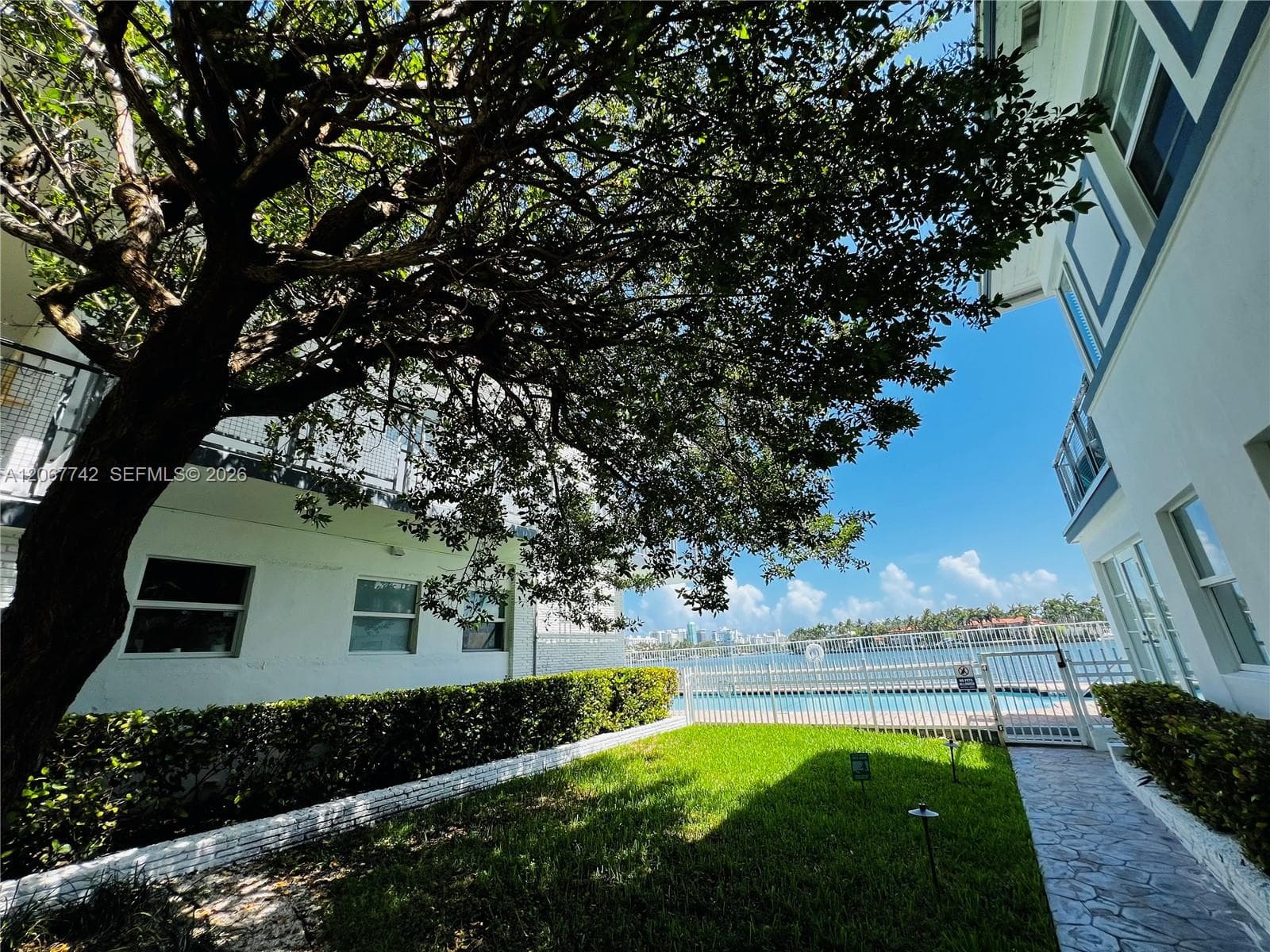 946 Bay Dr # 12, Miami Beach FL 33141 photo 4