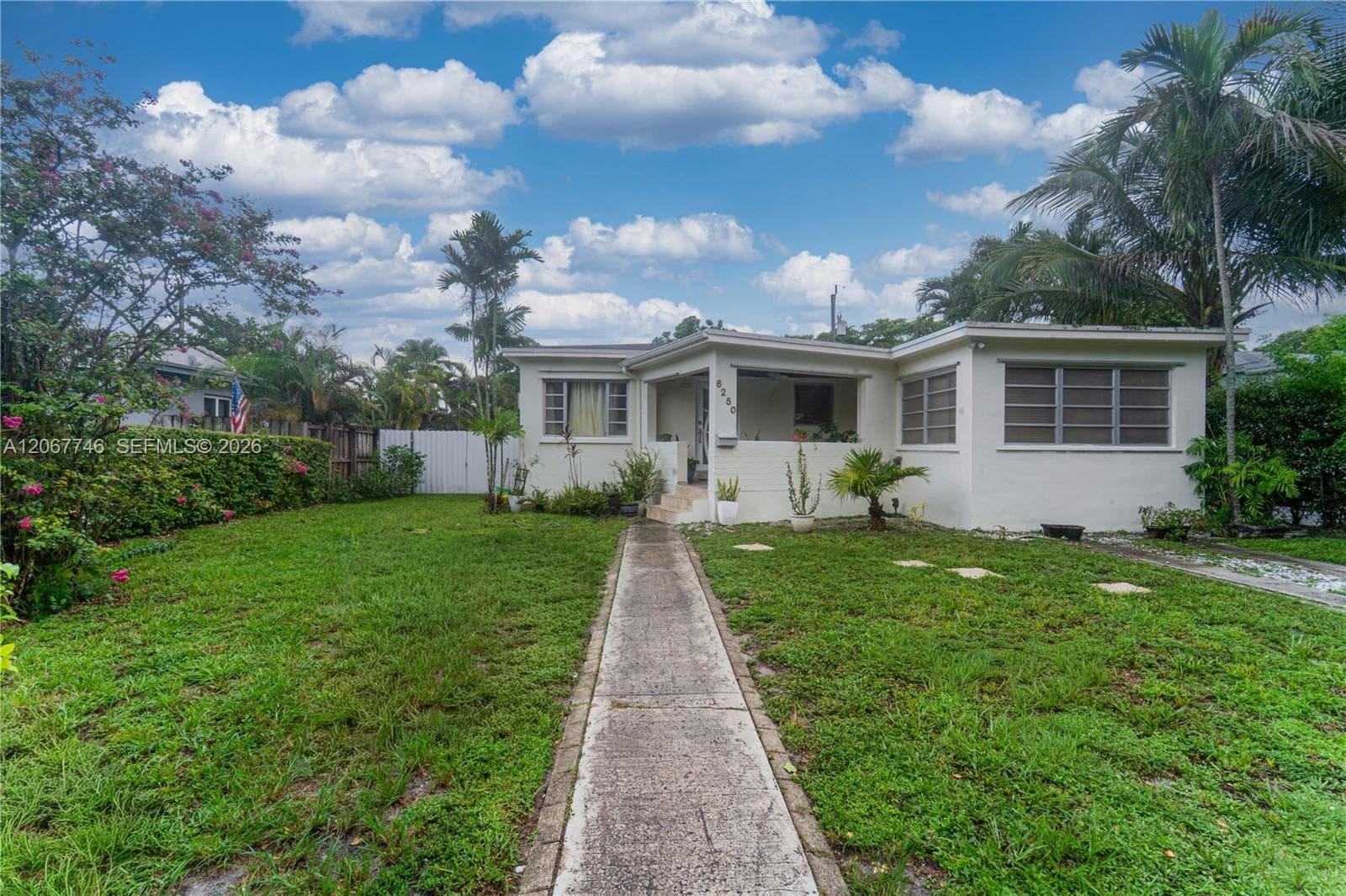 6250 NW 41st St, Virginia Gardens FL 33166