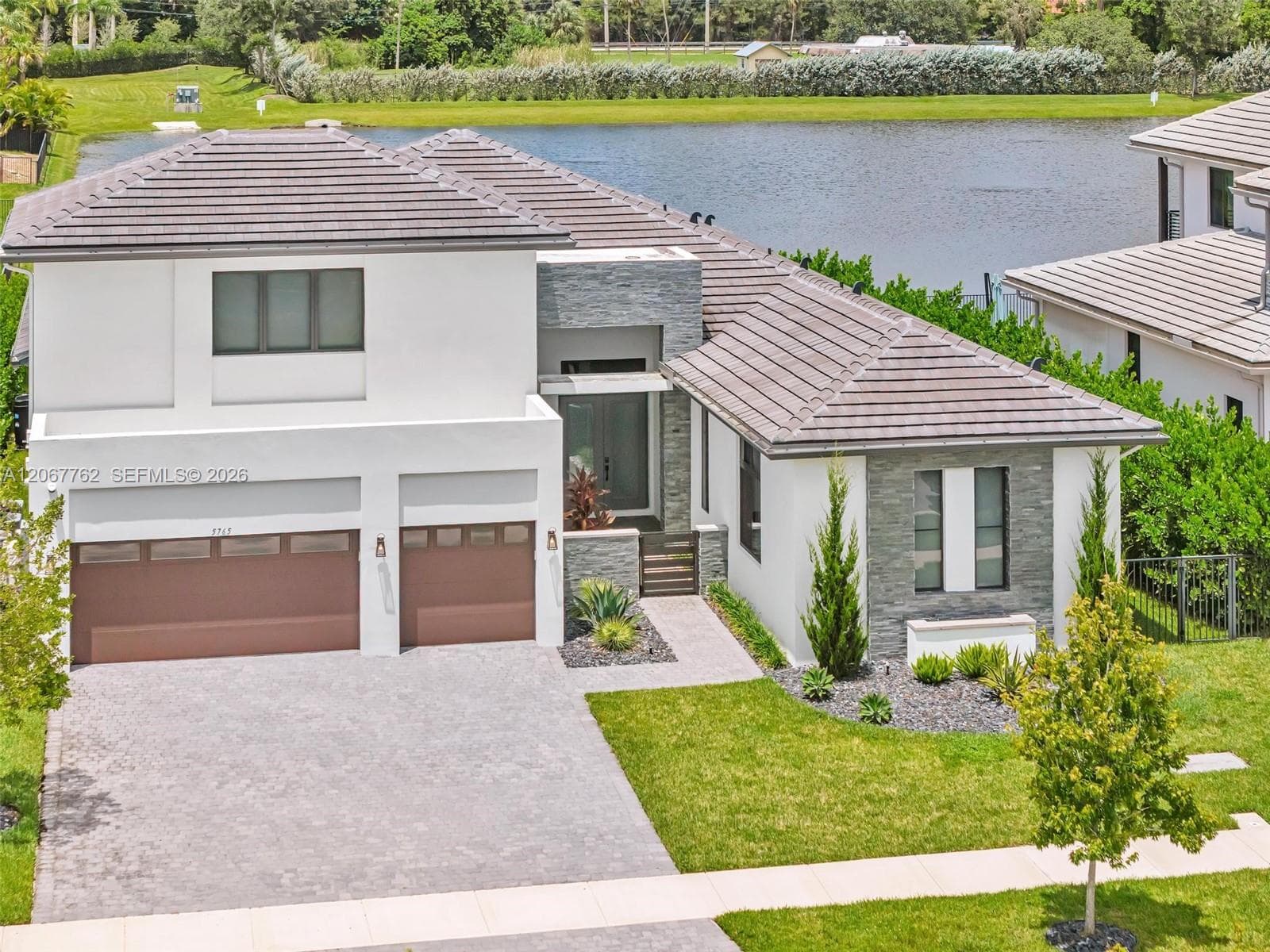 5765 SW 104th Ter, Cooper City FL 33328 photo 2