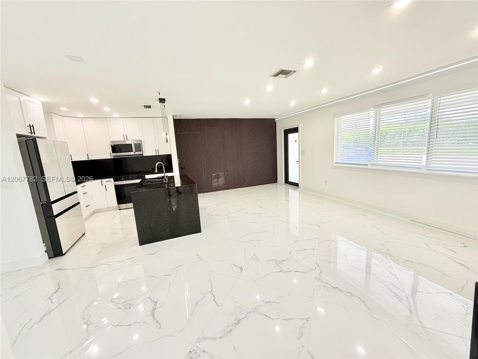 8600 Taft St, Pembroke Pines FL 33024 photo 5
