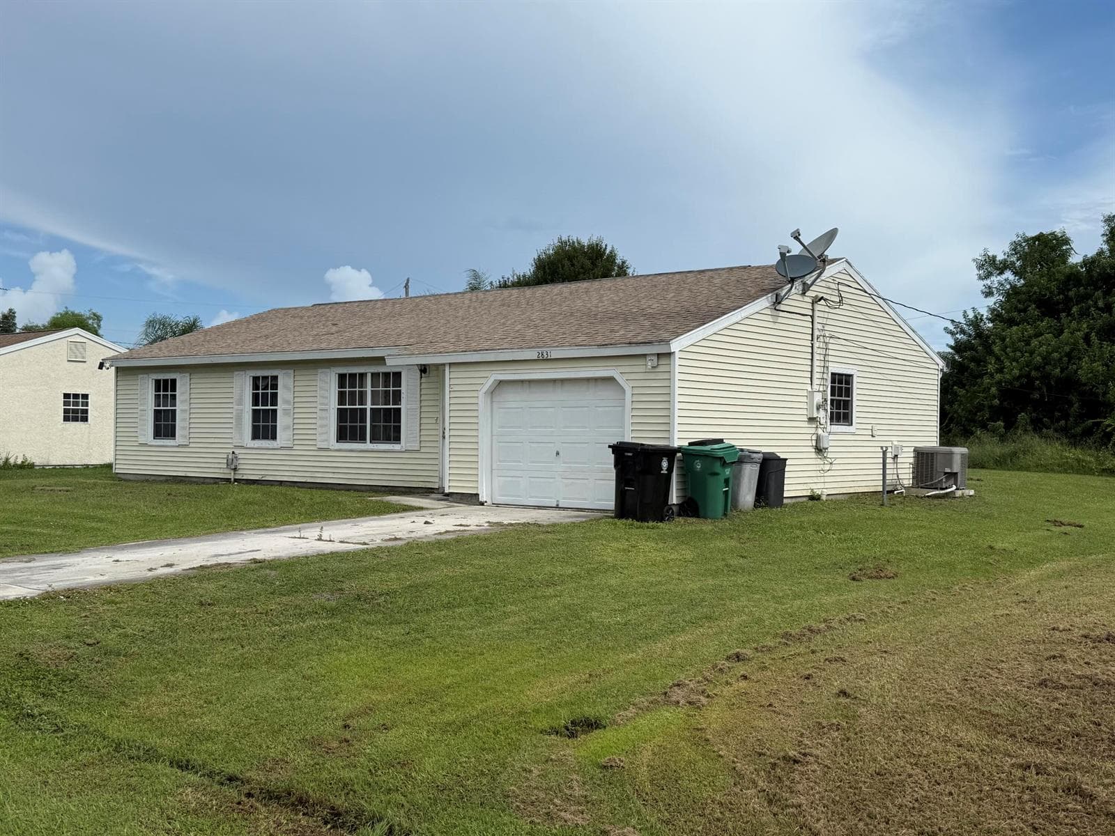 2831 SE LEIGH Avenue, Port St. Lucie FL 34952 photo 2