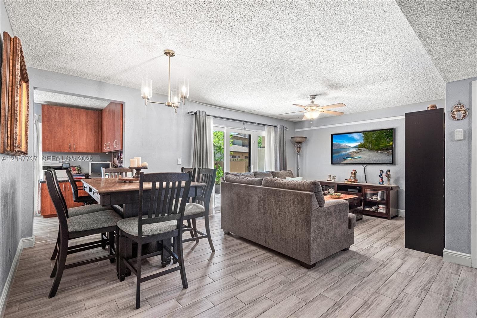 2214 NW 39th Ave, Coconut Creek FL 33066 photo 5