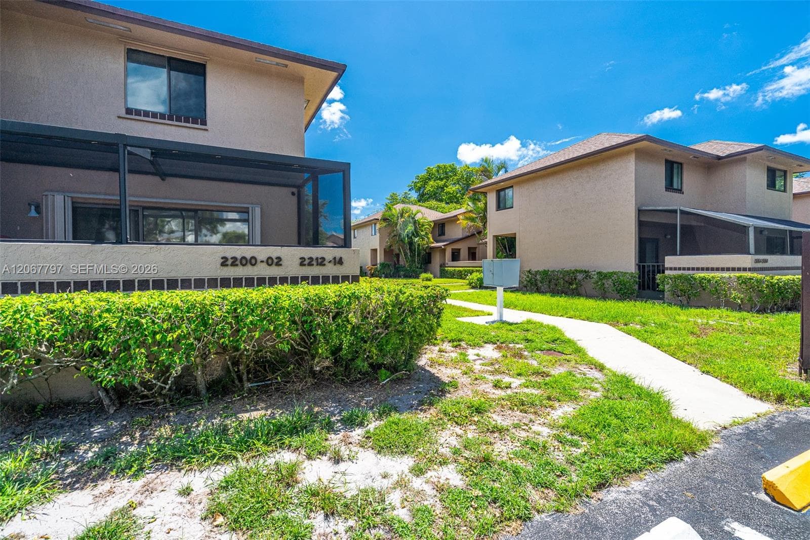 2214 NW 39th Ave, Coconut Creek FL 33066 photo 4