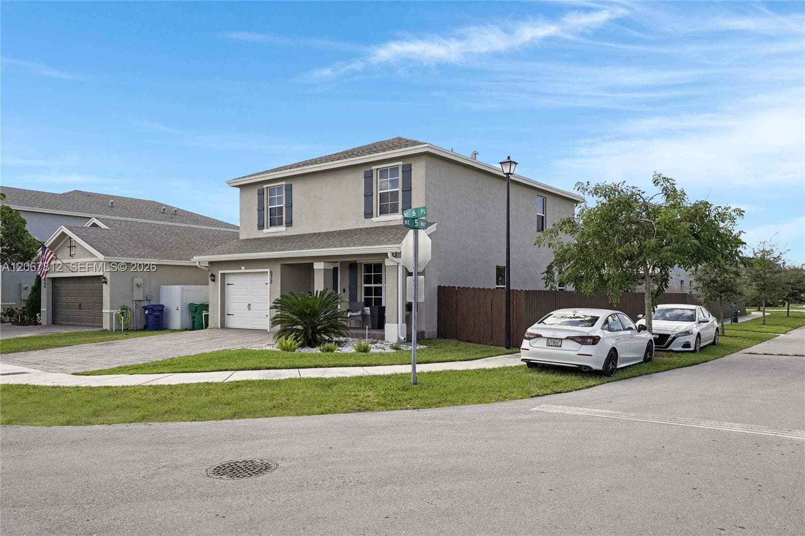 572 NE 6th Pl, Homestead FL 33034 photo 2