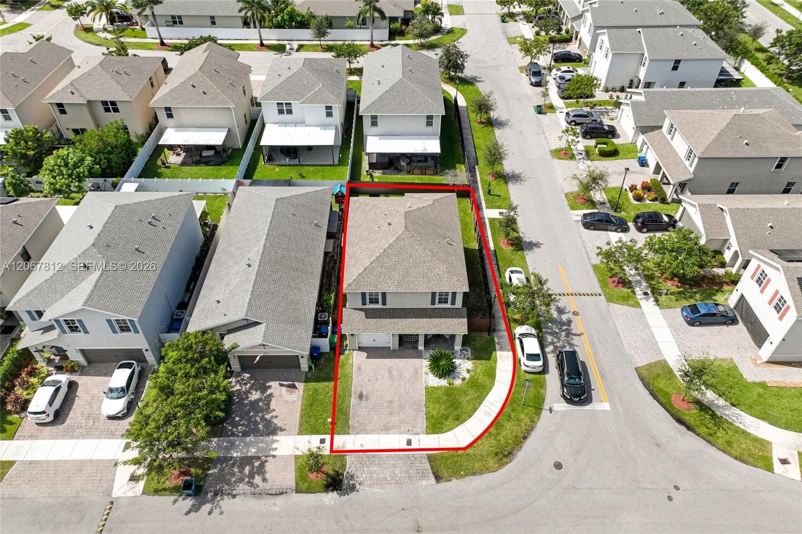 572 NE 6th Pl, Homestead FL 33034 photo 4
