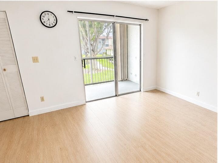 400 VILLAGE GREEN Circle W # 205, Palm Springs FL 33461 photo 5