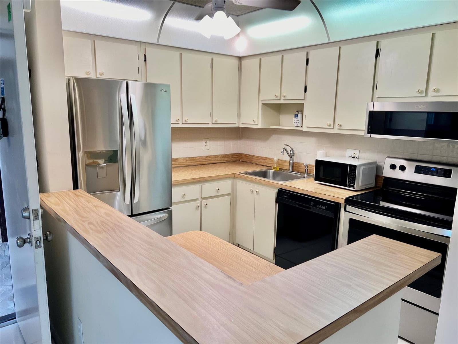 9718 S BELFORT Circle # 108, Tamarac FL 33321 photo 2