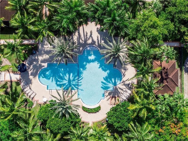 8020 N NOB HILL Road # 206, Tamarac FL 33321 photo 2