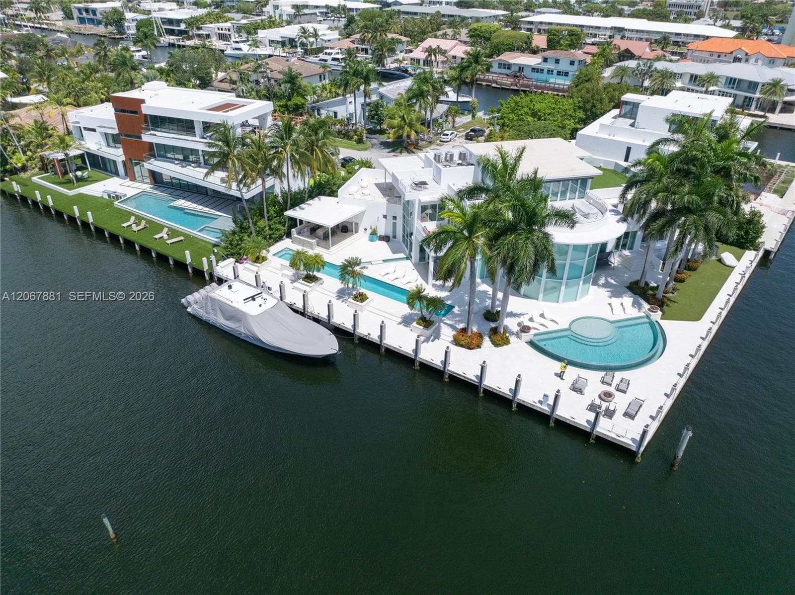 2890 NE 28th St, Fort Lauderdale FL 33306