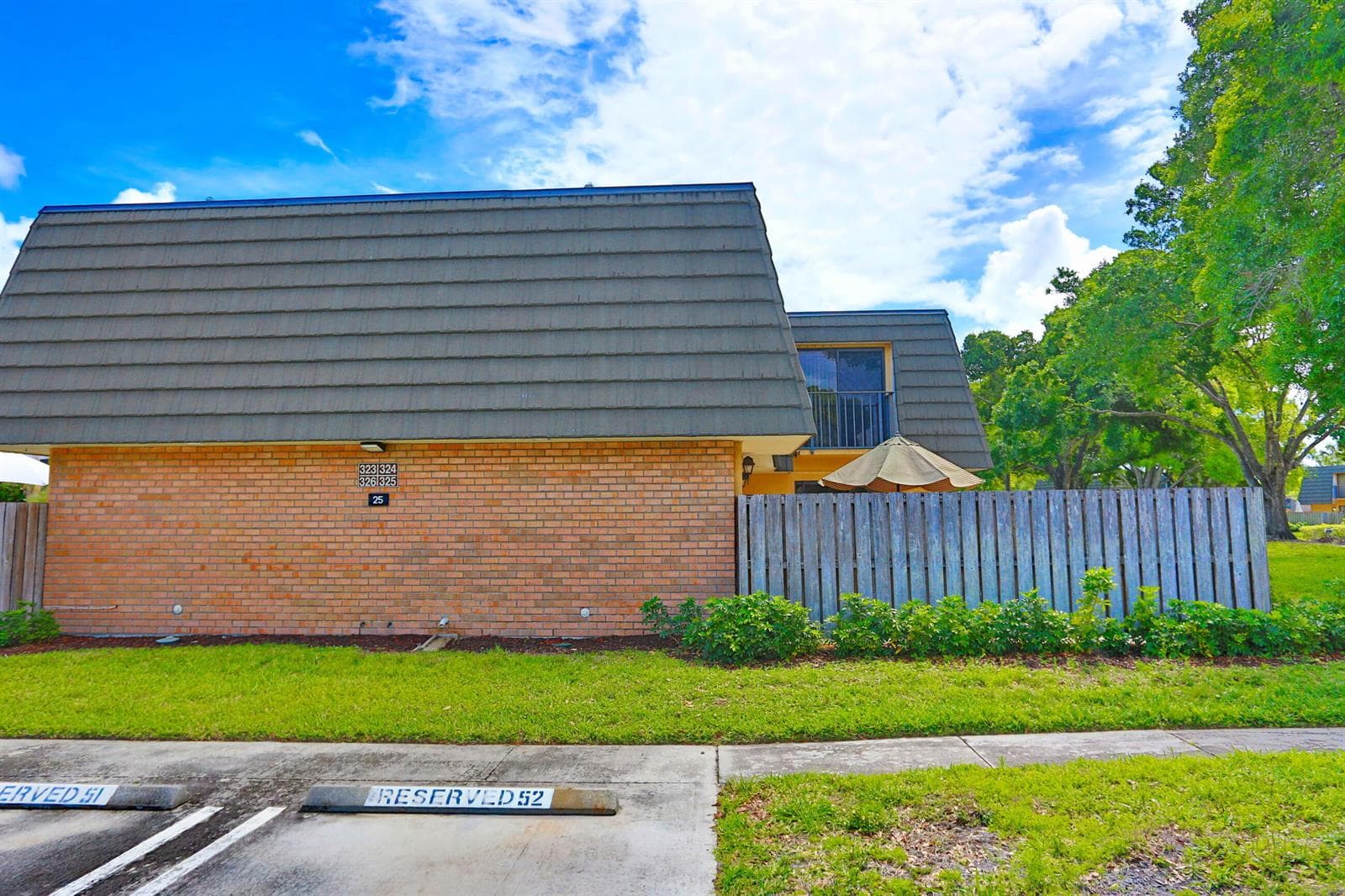 325 3RD Way, West Palm Beach FL 33407