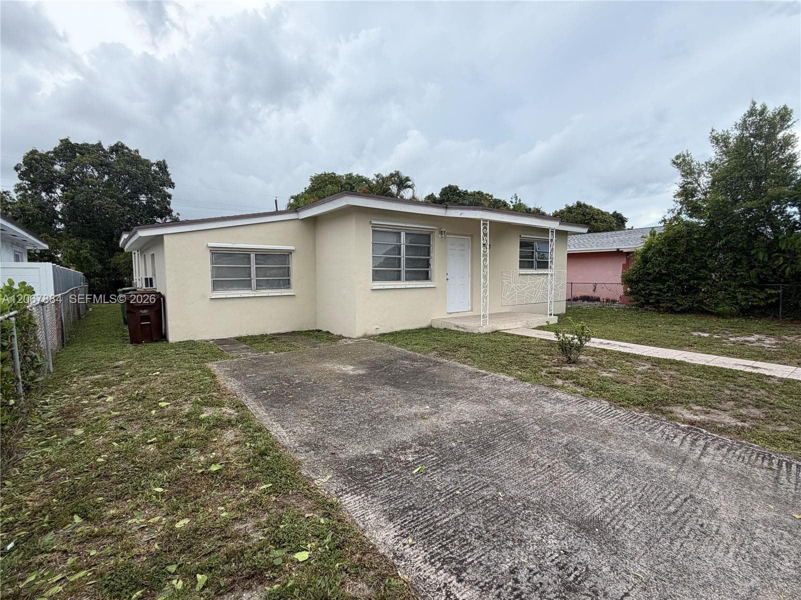 733 W 35th St, Hialeah FL 33012