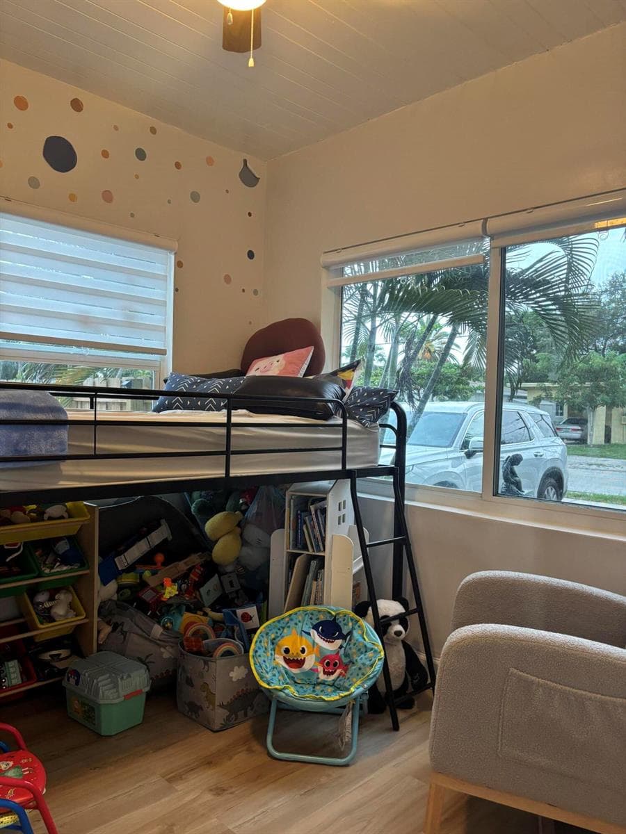 2241 ARTHUR Street, Hollywood FL 33020 photo 2