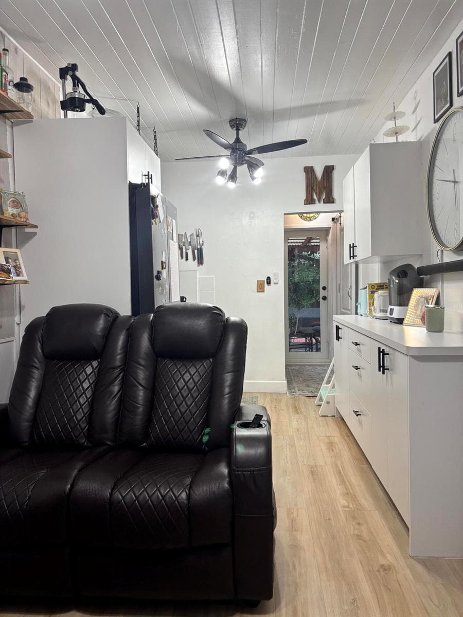 2241 ARTHUR Street, Hollywood FL 33020 photo 4