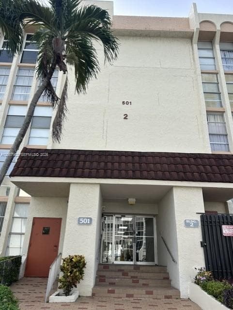 501 Three Islands Blvd # 205, Hallandale Beach FL 33009