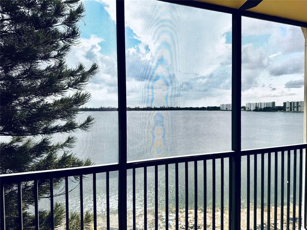 111 LAKE EMERALD Drive # 407, Oakland Park FL 33309 photo 2