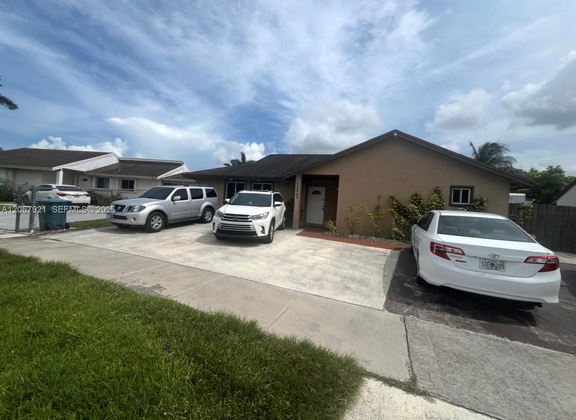 12242 SW 210th St, Miami FL 33177 photo 2