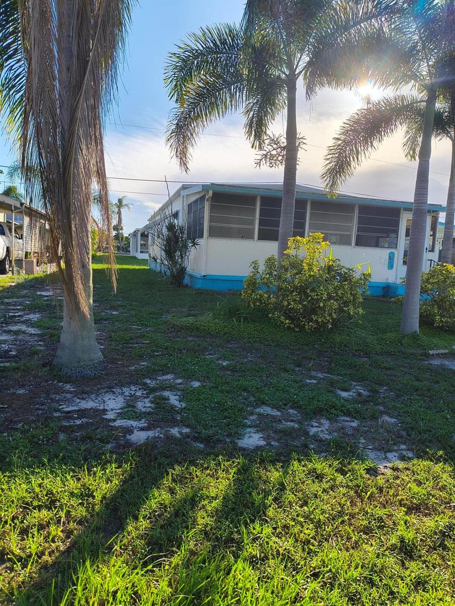 8294 SE SANDY Lane, Hobe Sound FL 33455 photo 2