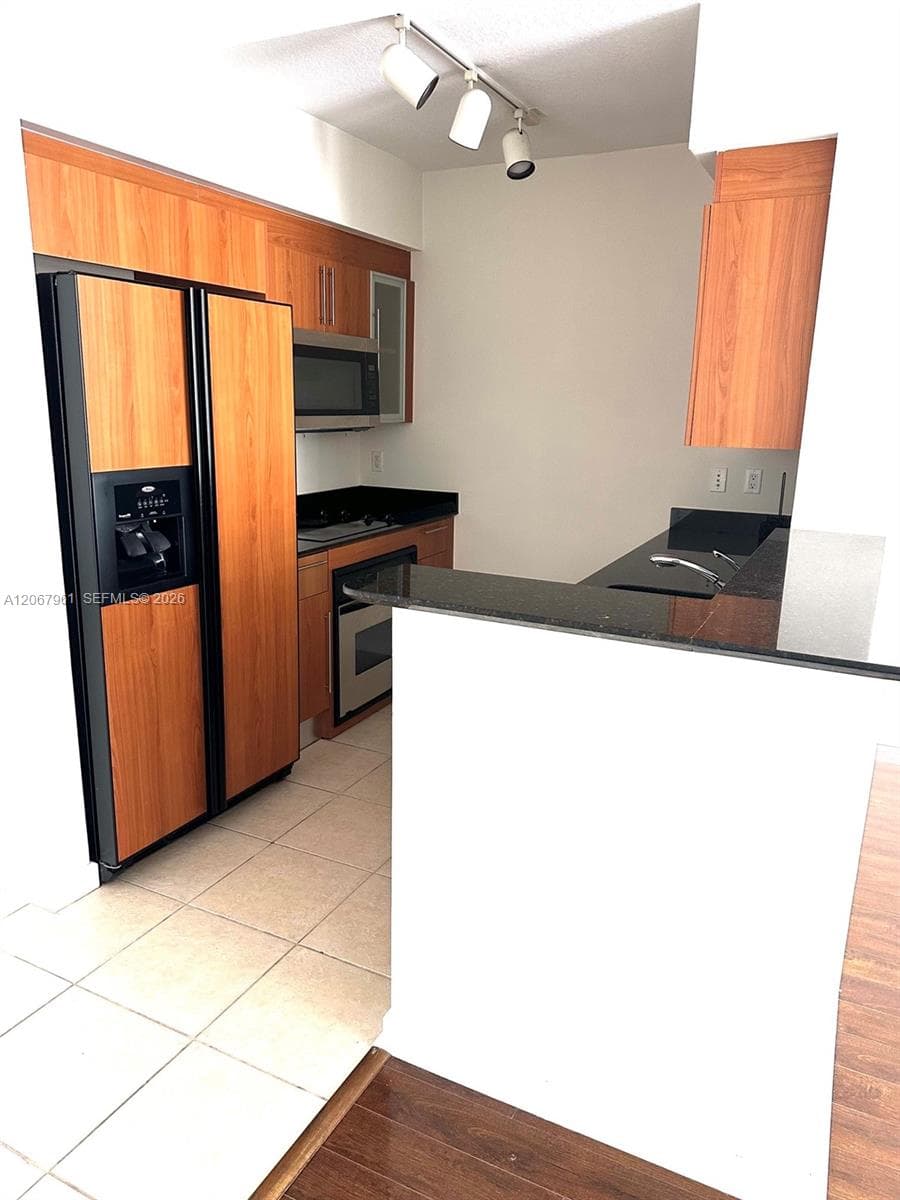 335 S Biscayne Blvd # 1802, Miami FL 33131 photo 2