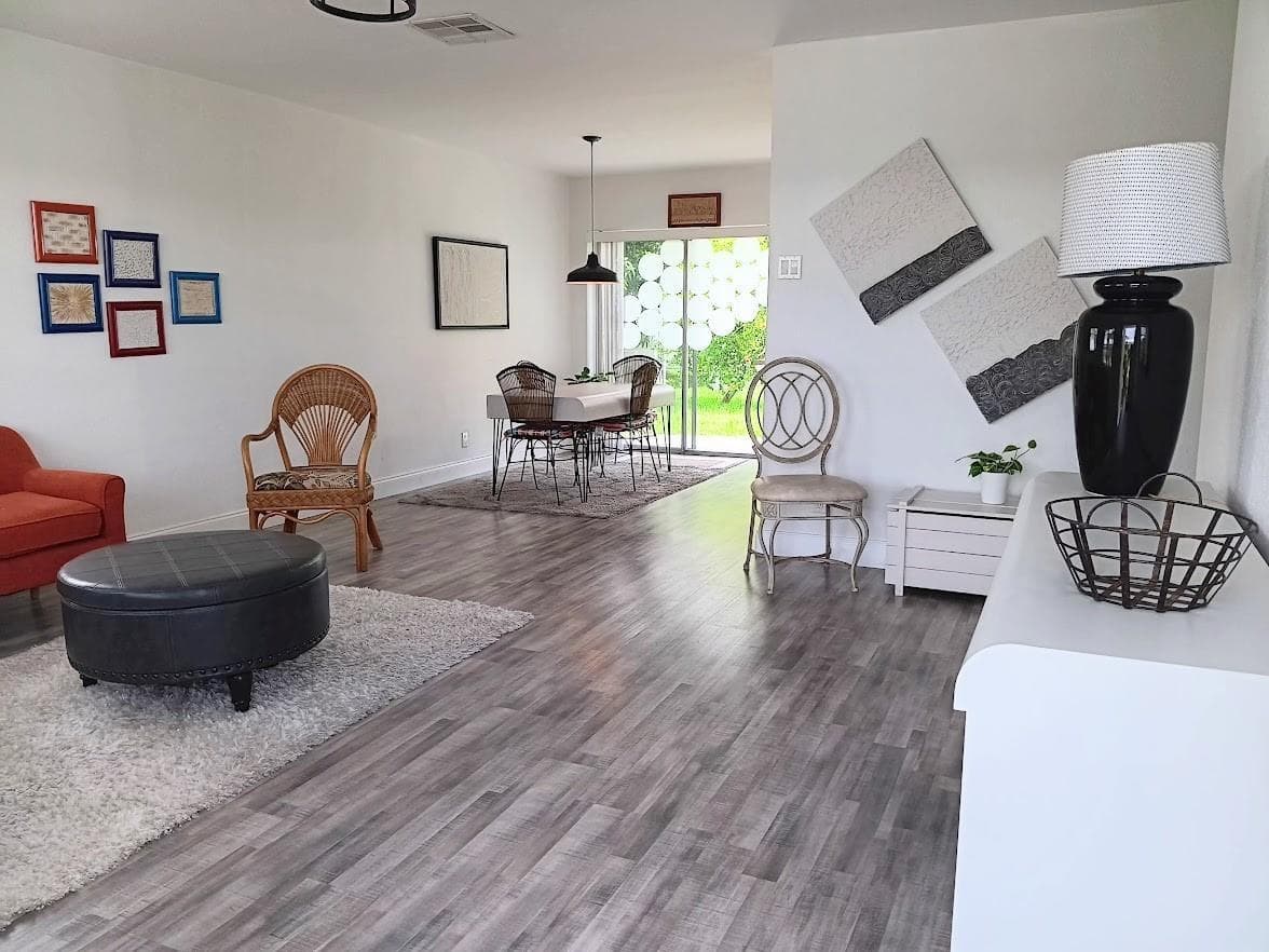 7105 NW 74th Place, Tamarac FL 33321 photo 2