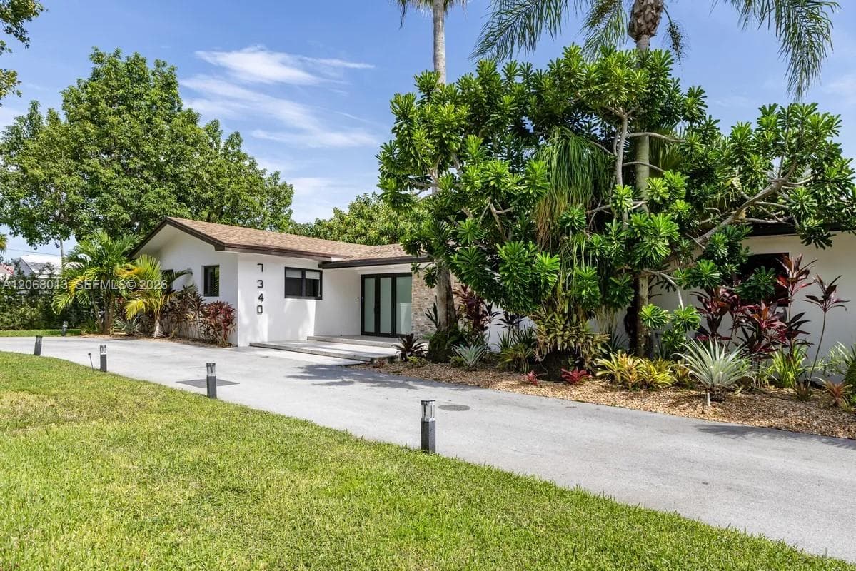 7340 SW 120th St, Pinecrest FL 33156 photo 2