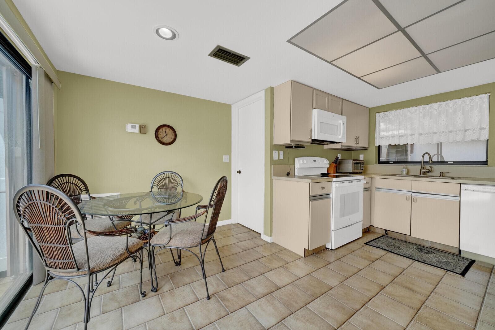 5569 Lakeview Mews Drive, Boynton Beach FL 33437 photo 4