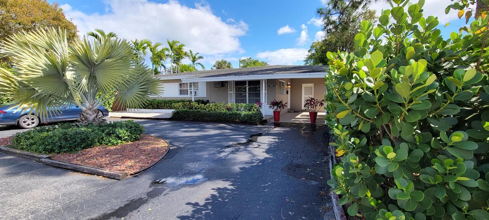 1000 NE 17TH Court, Fort Lauderdale FL 33305