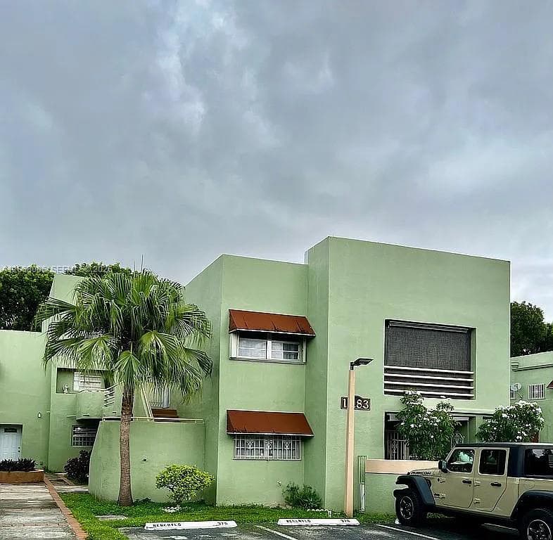 11183 NW 7th St # 20, Miami FL 33172 photo 4