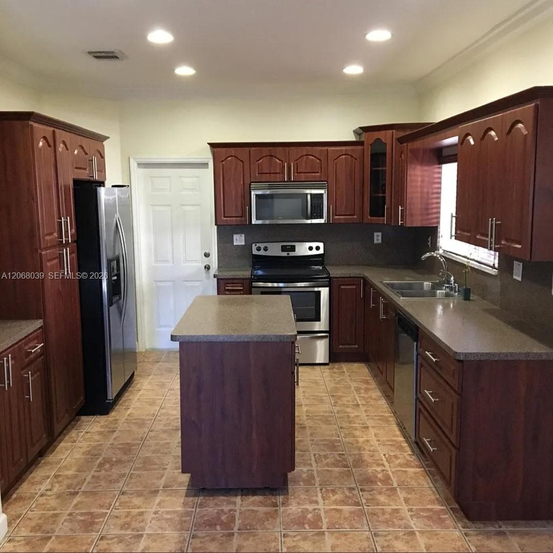 13471 SW 288th Ter, Homestead FL 33033 photo 2