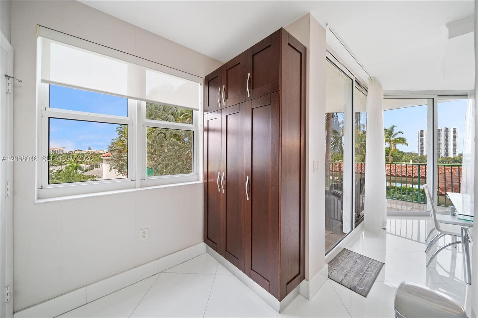 19900 E Country Club Dr # 610, Aventura, FL 33180 photo 5