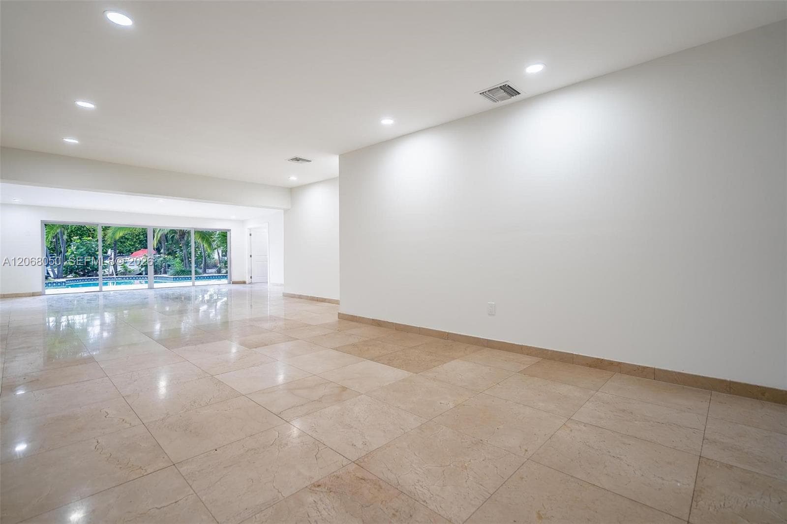 1710 Cleveland Rd # 0, Miami Beach FL 33141 photo 4