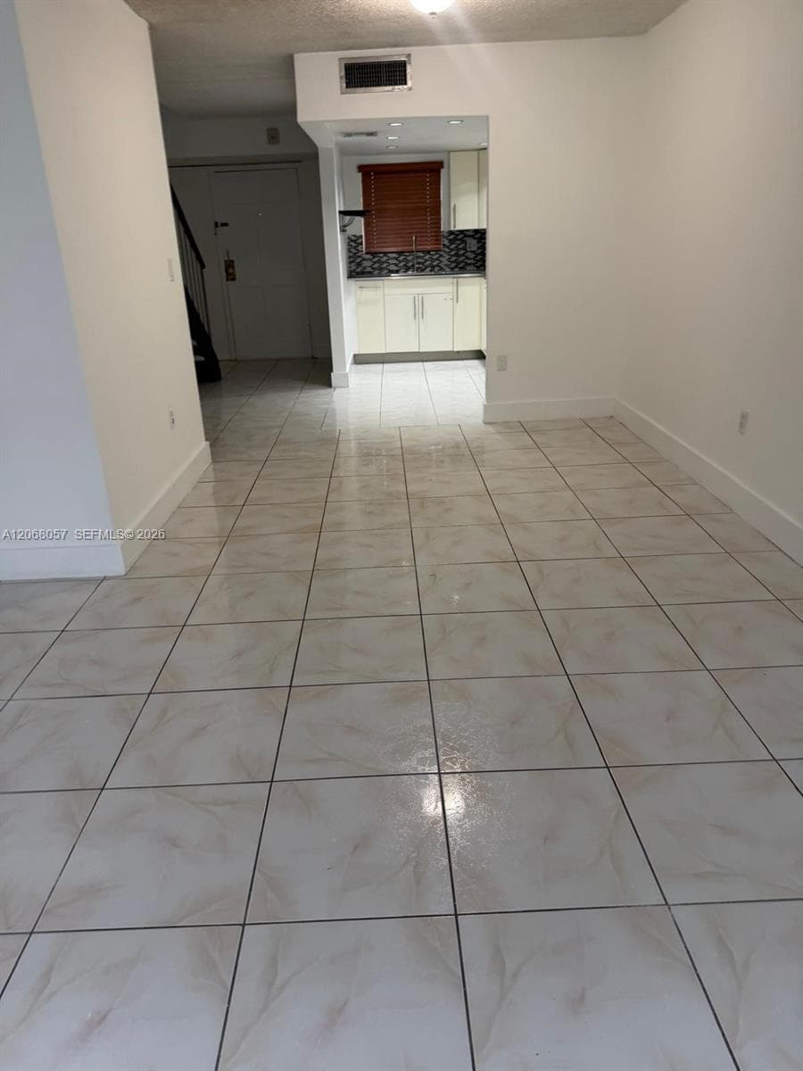 30 NW 87th Ave # C223, Miami, FL 33172 photo 3