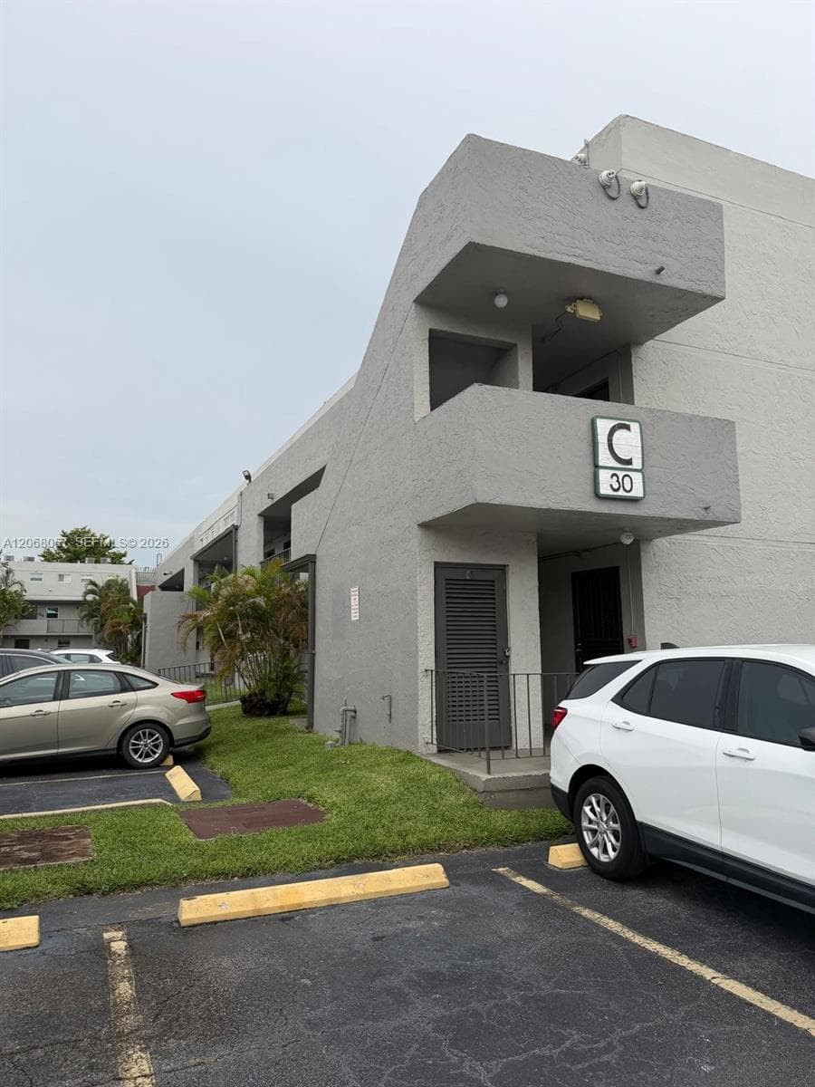 30 NW 87th Ave # C223, Miami, FL 33172