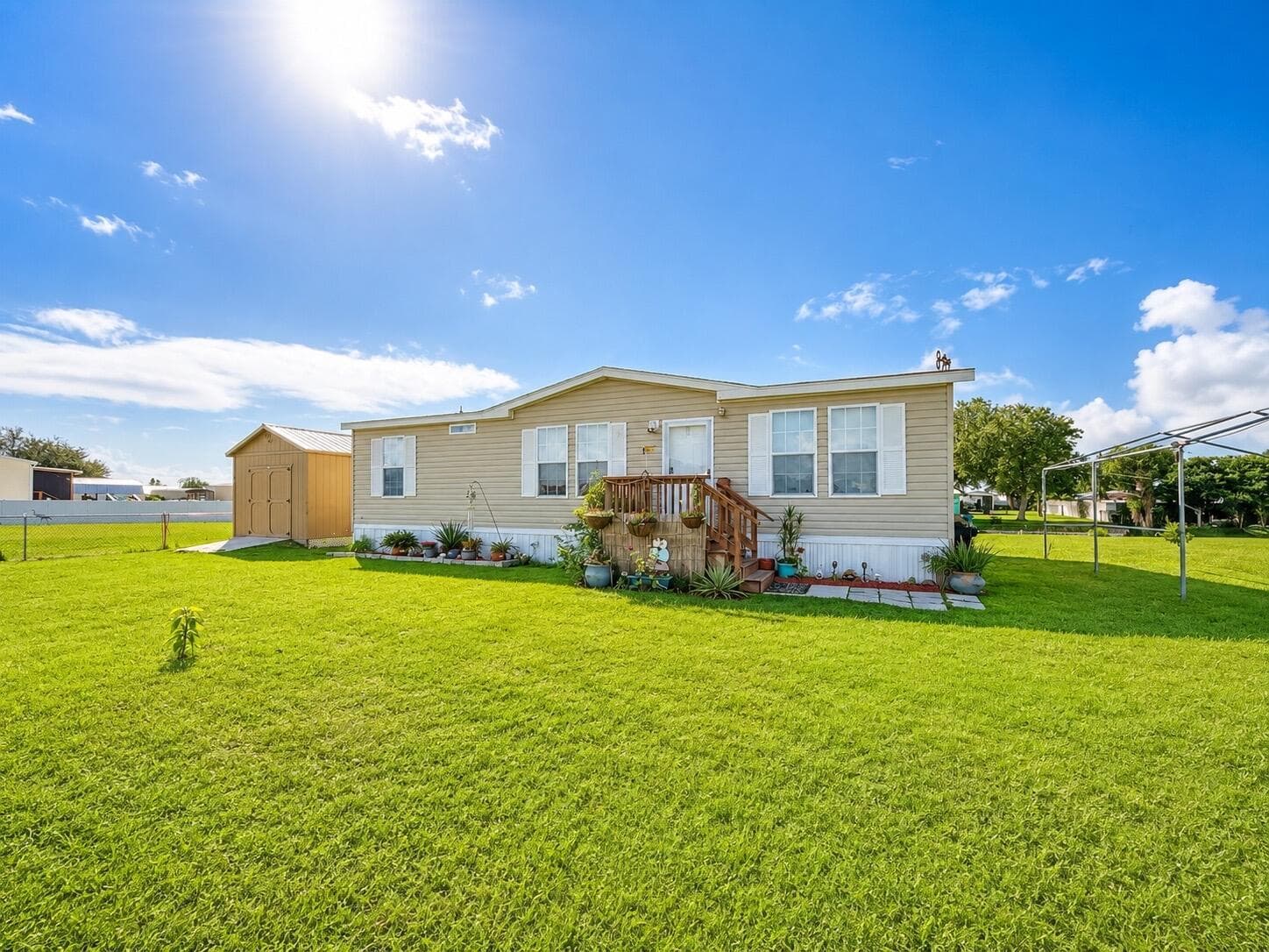 1059 ORANGE Loop, Okeechobee FL 34974