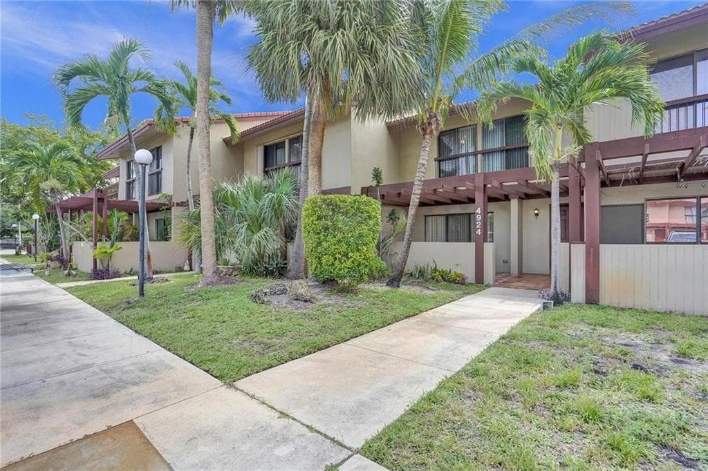 4924 SHERIDAN Street, Hollywood FL 33021 photo 2