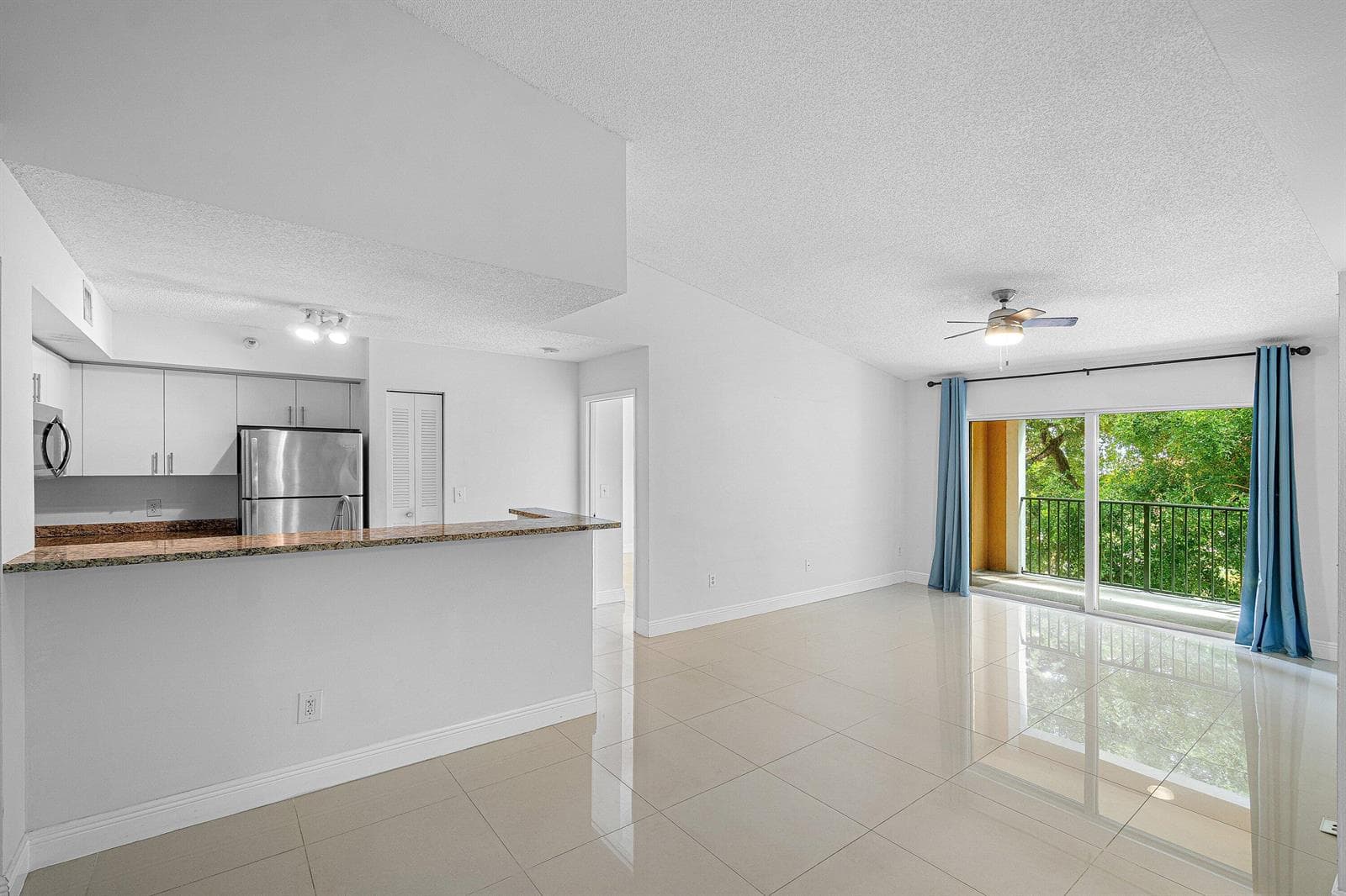 131 Yacht Club Way # 307, Hypoluxo FL 33462 photo 4