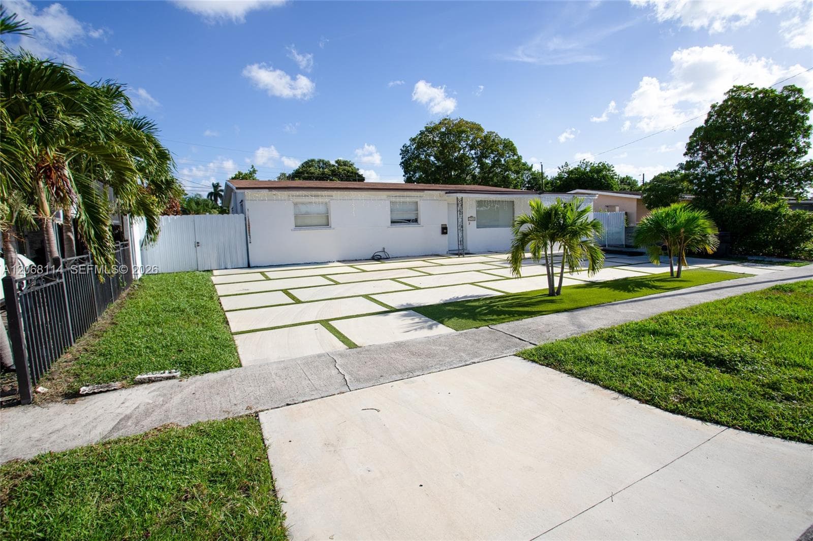 6930 Fillmore St, Hollywood FL 33024 photo 2