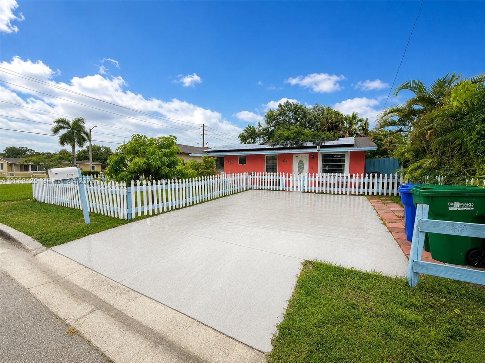 2745 NW 7th Ct, Fort Lauderdale FL 33311