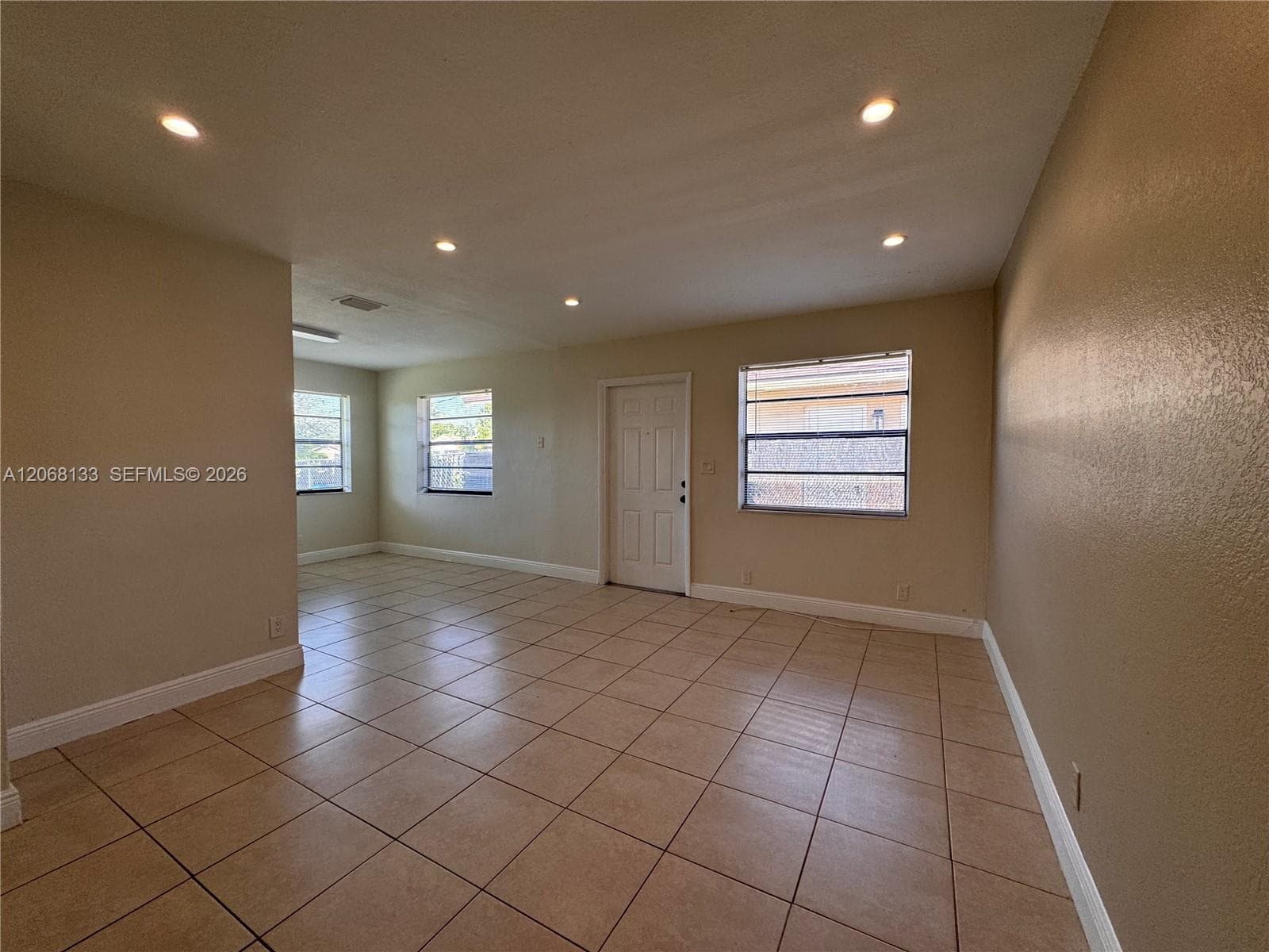407 NW 7th Ct, Hallandale Beach FL 33009 photo 2