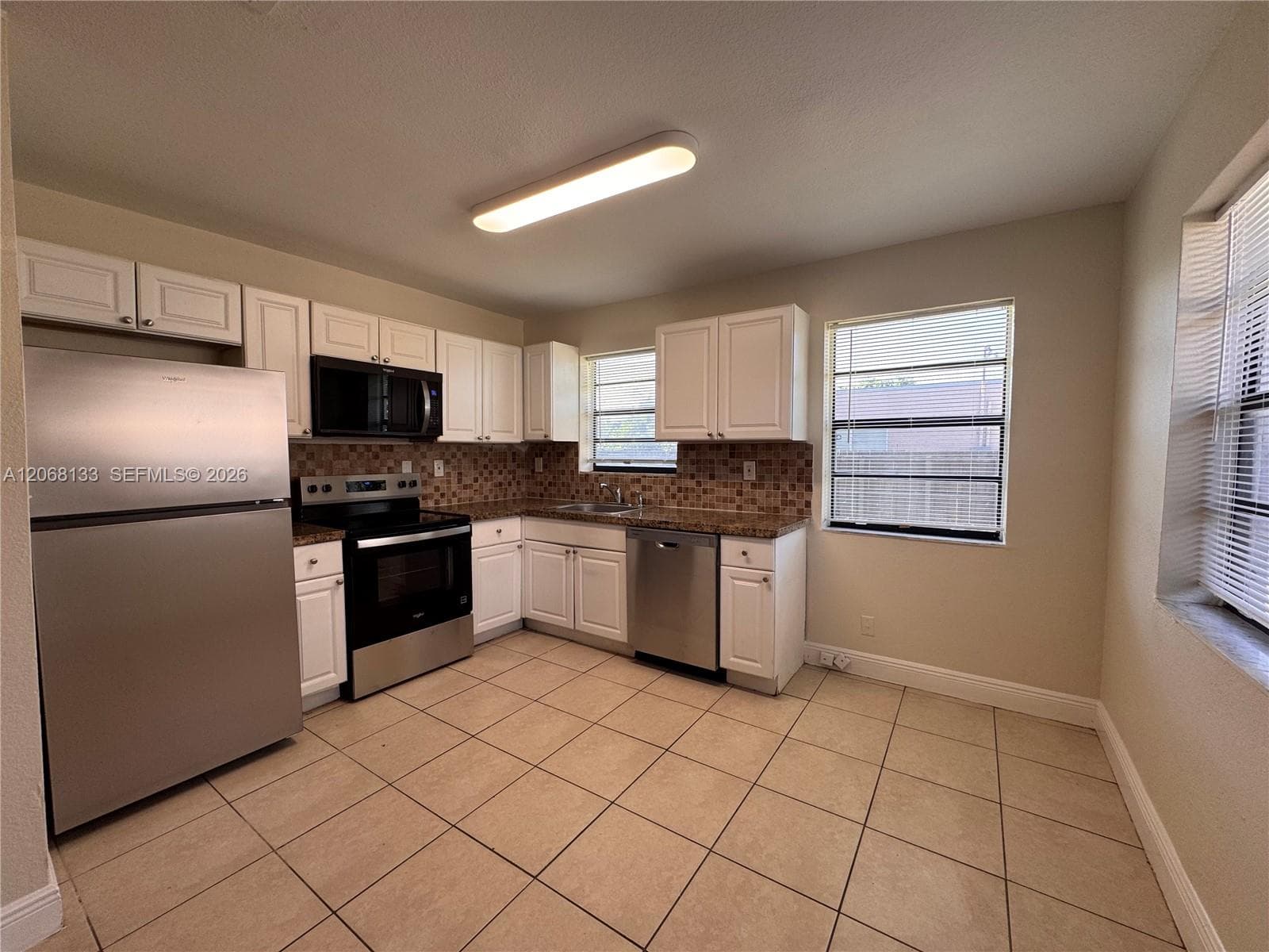407 NW 7th Ct, Hallandale Beach FL 33009 photo 4