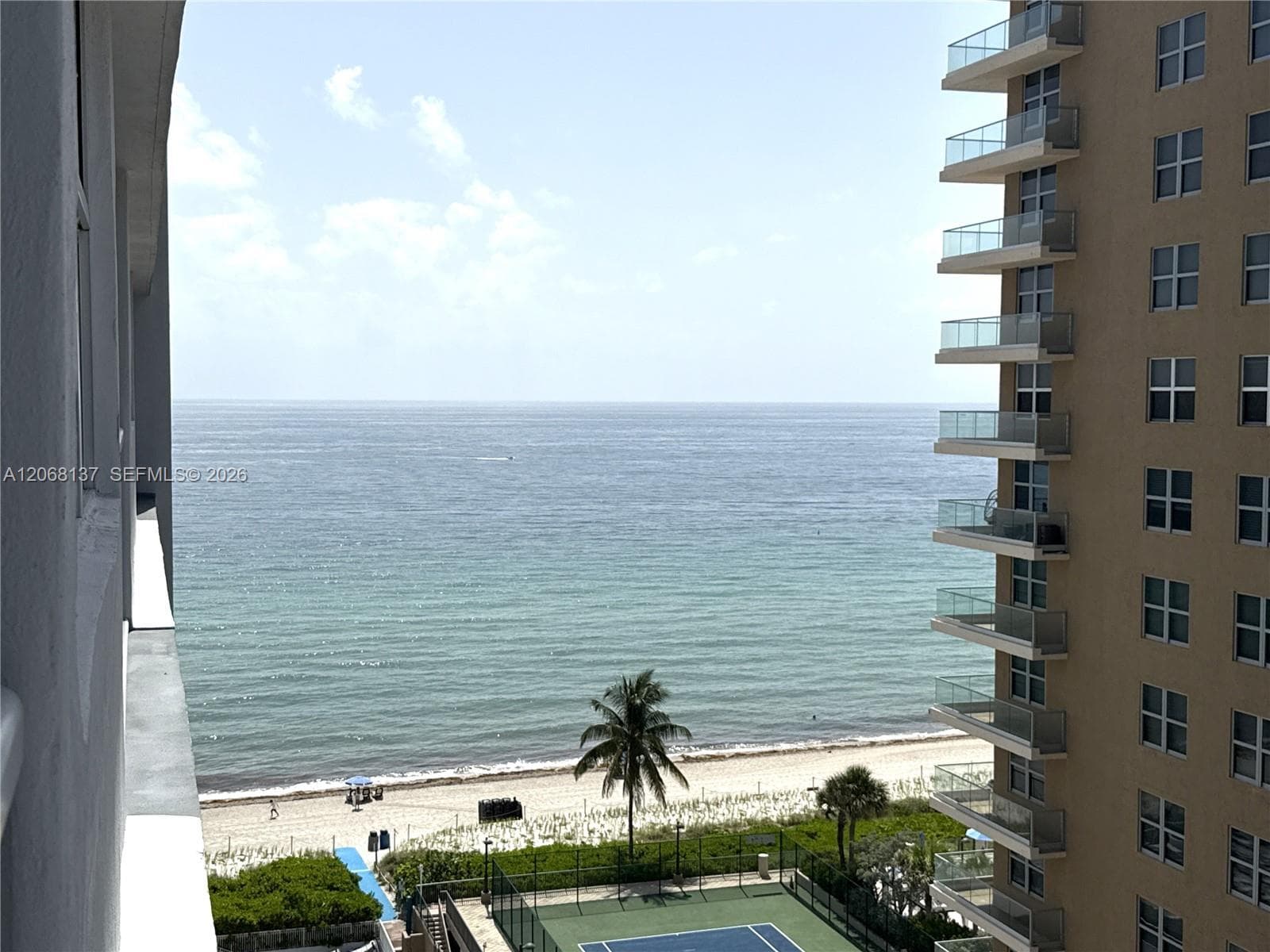 1904 S Ocean Dr # 1206, Hallandale Beach FL 33009