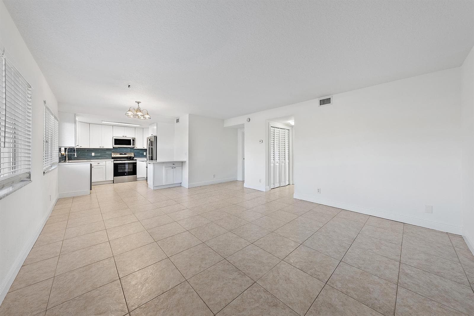316 Southwind Court Apt 107, North Palm Beach FL 33408 photo 2